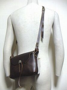 新品:FERNAND LEATHER.レザー ショルダーバッグ(USA製/29,700円/ホーウィン社 クロムエクセルレザー/上質.厚手.牛革/H18W25D5/アメカジ rjb