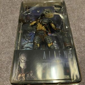 プレデター　ウルフ　ネカ　NECA