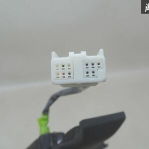 【動作点灯OK】 トヨタ 純正 NHP10 アクア 電動格納ドアミラー ウインカー 7ピン 右 右側 運転席側 TOKAIRIKA TR1001 白系ソリッド 棚13-2の画像7