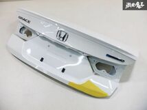 ホンダ 純正 GM4 GM5 GM6 GM9 グレイス トランク リッド パネル スポイラー付 パール白系 即納 棚2F-A_画像1