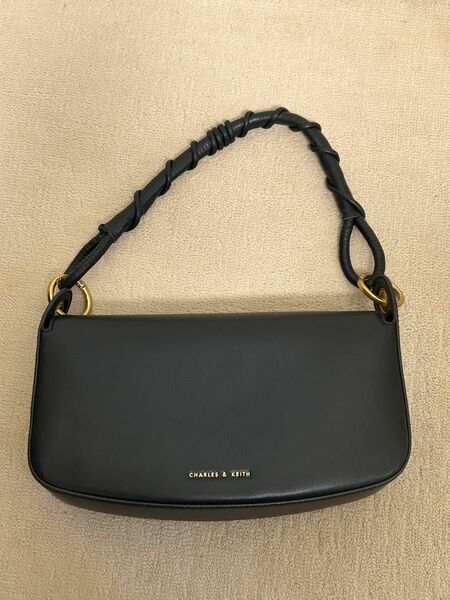 ショルダーバッグ バッグ コイルド トップハンドルショルダーバッグ /Coiled Top Handle Shoulder Bag