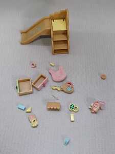 中古品◆シルバニアファミリー　赤ちゃん家具【赤ちゃんおすべりセット】◆元箱無