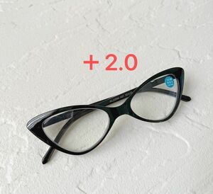 【新品・未使用】老眼鏡　＋2.0 ブルーライトカット　キャッツアイ　ブラック