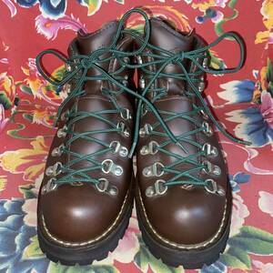 Danner mountain light 30520X sizeUS7 USA made 