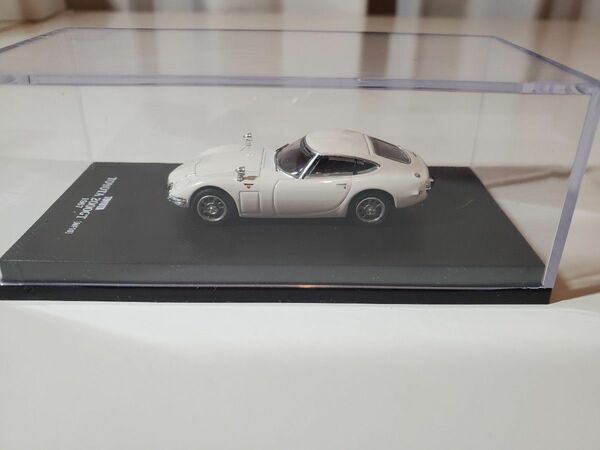 トヨタ2000GT　白　1/64スケール