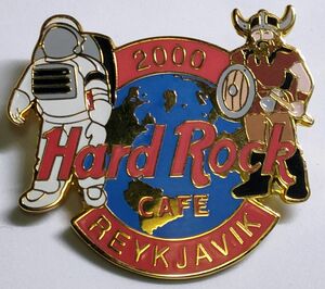 バッジ　ハードロックカフェ　レイキャビック 2000年　宇宙飛行士 バイキング　アイスランド　HARD ROCK CAFE REYKJAVK PIN ブローチ