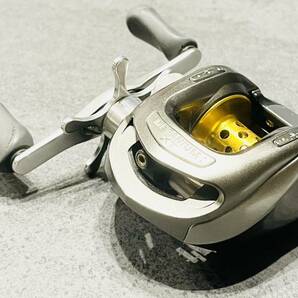 シマノ 05 メタニウム XT 右巻き SHIMANO METANIUM ベイトリールの画像1