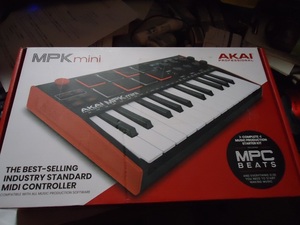 送料無料　AKAI アカイ MPK mini MK3 25鍵 USB MIDI キーボードコントローラー