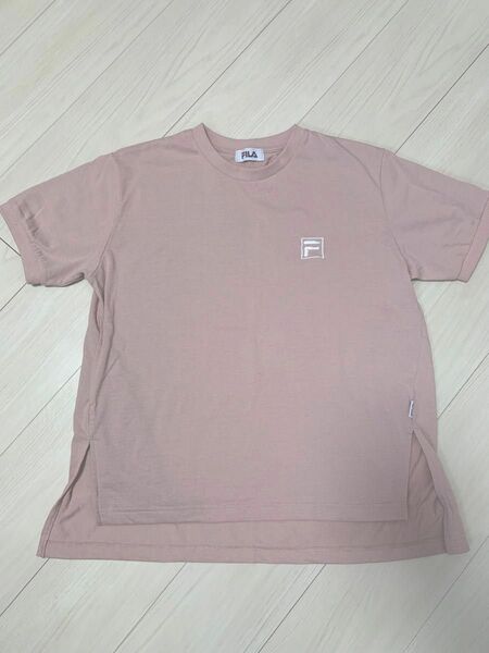 FILA フィラ　Tシャツ　レディース