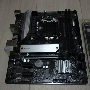 ASRock B460M MicroATXマザーボード ジャンク CPUソケット：LGA1200 ジャンク品 付属品I/Oパネル その3の画像3