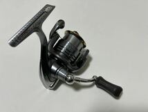 【 年式の割に比較的良品 】シマノ『 ツインパワー C2000S 』☆☆ SHIMANO 08 TWINPOWER ☆☆ 〜 Made in Japan 〜_画像3