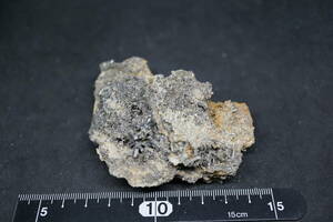 外国産鉱物★　黄鉛鉱（ミメット鉱）　Tumeb, Namibia 　　　重さ約１８０ｇ