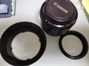 Canon キヤノン EF 50mm F1.8　II 単焦点レンズ　フード付き(ES-62)