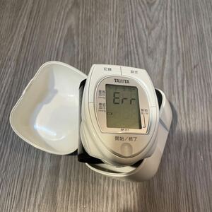 TANITA タニタ 手首式血圧計 BP-211 自動電子血圧計　脈拍 ホワイト 