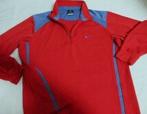 ●●75■男長袖■ナイキGOLF Men'sZIPupシャツ/USED/Ｍ～Ｌ/赤x淡ブルーグレー系/厚手気味/着丈短め/刺しゅうロゴ_画像3