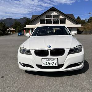 BMW 3シリーズ 320i ホワイトの画像1