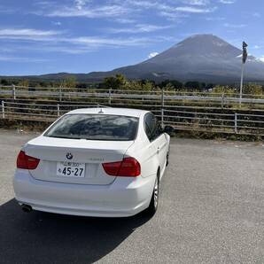 BMW 3シリーズ 320i ホワイトの画像2