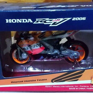 maisto Repsol Honda Team NICKY HAYDEN 2006 HONDA RCV211 1/18 レプソルホンダ ニッキー ヘイデンの画像2