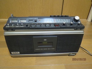  junk AIWA Stereo Radio Recorder TPR-801 tape doesn't turn. radio OK appearance condition first of all, first of all, 