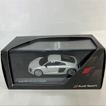 アウディ Audi R8 V10 plus Coupe ミニカー modell1:43 コレクション コレクター アイテム_画像1