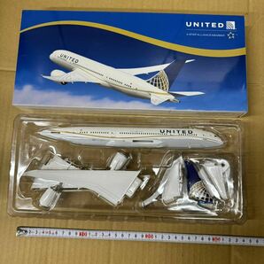 ユナイテッド航空 UNITED BOEING 787-8 SCALE 1:200 飛行機 模型 未使用 吹屋の画像1