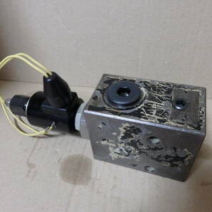 油圧 電磁弁 DC24V ２段式リリーフ弁 ソレノイドONで高圧化の画像2