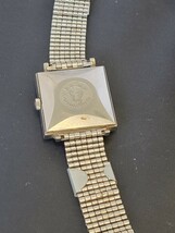 RADO ラドー MANHATTAN マンハッタン Water Sealed 自動巻き デイデイト 初期型 赤カレンダー スクエア メンズ 腕時計 ジャンク_画像5