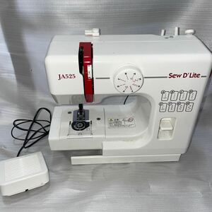 RE311b ジャンク ジャノメ コンパクト電動ミシン Janome Model JA-525 ハンドクラフト 裁縫 手芸に フットスイッチ付 ACアダプターなし