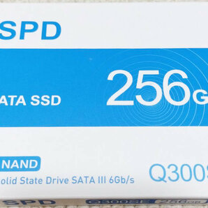 送料無料 新品未開封 複数個あり 256GB 内蔵SSD 2.5インチ 7mm SATAIII SPD 6Gb/s 520MB/s 3D NAND PS4検証済み エラー訂正 Q300SE-256GS3Dの画像1
