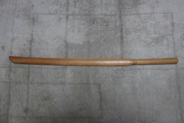 スポーツ　剣道　道具　太身の木刀　　中古品　