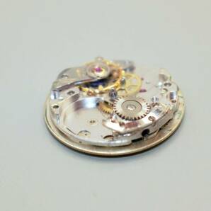 ☆ムーブメント☆1円～☆CORUM(コルム)☆ 手巻き ムーブメント☆ジャンク品☆『VRM-28』 の画像2