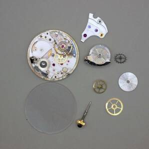 ☆ムーブメント☆1円～☆CORUM(コルム)☆ 手巻き ムーブメント☆ジャンク品☆『VRM-28』 の画像5