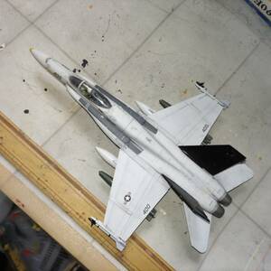 1/72 アメリカ海軍　F-18完成品