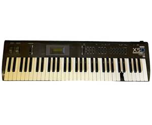 【ジャンク】コルグ KORG X5D MUSIC SYNTHESIZER シンセサイザー 音響機材 楽器 キーボード ピアノ 音楽 ミュージック 当時物 現状品 u2890