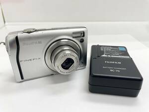 〈カメラ〉FUJIFILM 富士フイルム　FinePix F40fd デジタルカメラ　デジカメ　コンパクト　シルバー系【中古/現状品】004473-③