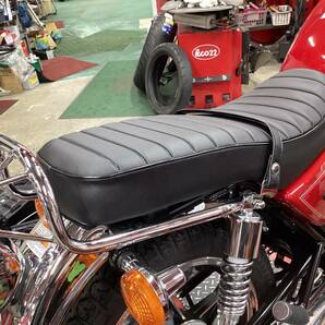 送料込 スズキ GN125H シート 黒黒PP 防水タックロール カスタムシート 検 SUZUKI GN125-2F GN125 タックロール ローシート フラットシートの画像4