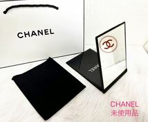 ★レア★新品 未使用★ 非売品 CHANEL シャネル ミラー 鏡 スタンドミラー 折りたたみミラー ノベルティ 黒 保存袋付 希少 ロゴ 箱付き_画像1