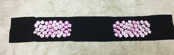 桜の刺繍の半襟