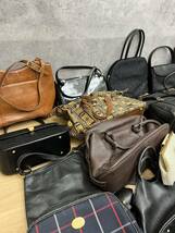 #4144まとめ　超大量　バッグ　財布　Burberrys フェイラー　JRAタグ付き　エキゾチック　オーストリッチ　GIANNI VALENTINO　お宝あるかも_画像2