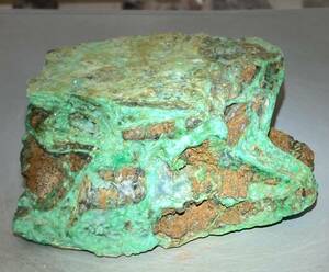 インドネシア　スラウェシ島産大きな天然スミソナイト結晶516g［菱亜鉛鉱］