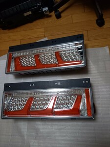 小糸 LEDテールランプ　左右セット　新車外し