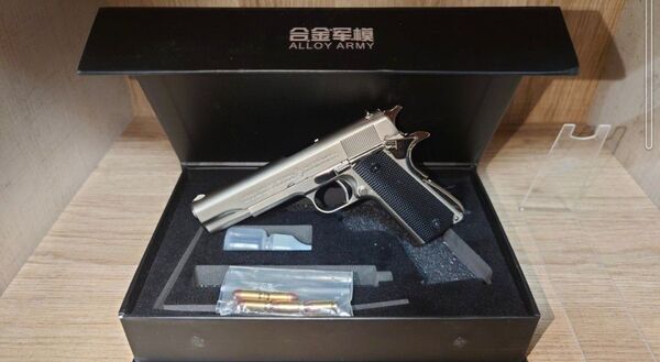 精巧1/2スケール　ミニチュアモデルガン　コルトM1911 ガバメント　シルバー