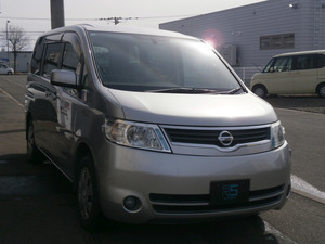 [Стоимость Коми]: 2005 Nissan Serena 2.0 20S 4WD Power Sura