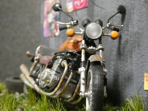 昭和レトロ 1/24 KAWASAKI Z1 キャンディトーン・ブラウン 情景ジオラマ完成品 ケース付