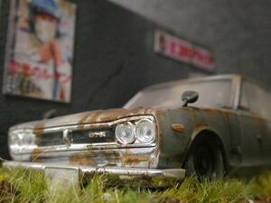 昭和レトロ 1/32 NISSAN スカイライン 2000GT-R ハコスカ 情景ジオラマ完成品 ケース付