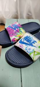 NIKE ナイキ ベナッシ benassi 花柄/ビーチサンダル/シャワーサンダル 