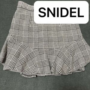 美品　スナイデル　SNIDEL チェック スカート　フリル　タイトスカート　ミニスカート チェック柄 ミニ