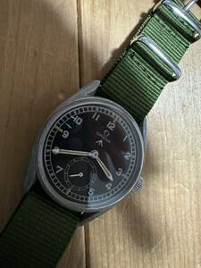 軍用時計　手巻き式　オメガ　スモセコ　アンティーク　腕時計　omega メンズ　機械式　アメリカ軍　ベトナム戦争　ミリタリーウォッチ