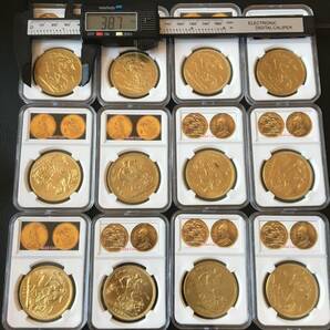 KS8)外国金貨メダル、コイン【セントジョージ聖剣騎士】12枚ケース入りの画像1