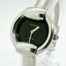 03171 グッチ GUCCI 稼働品 1400L レディース 腕時計 クォーツ 電池式 QZ バングルウォッチ_画像1